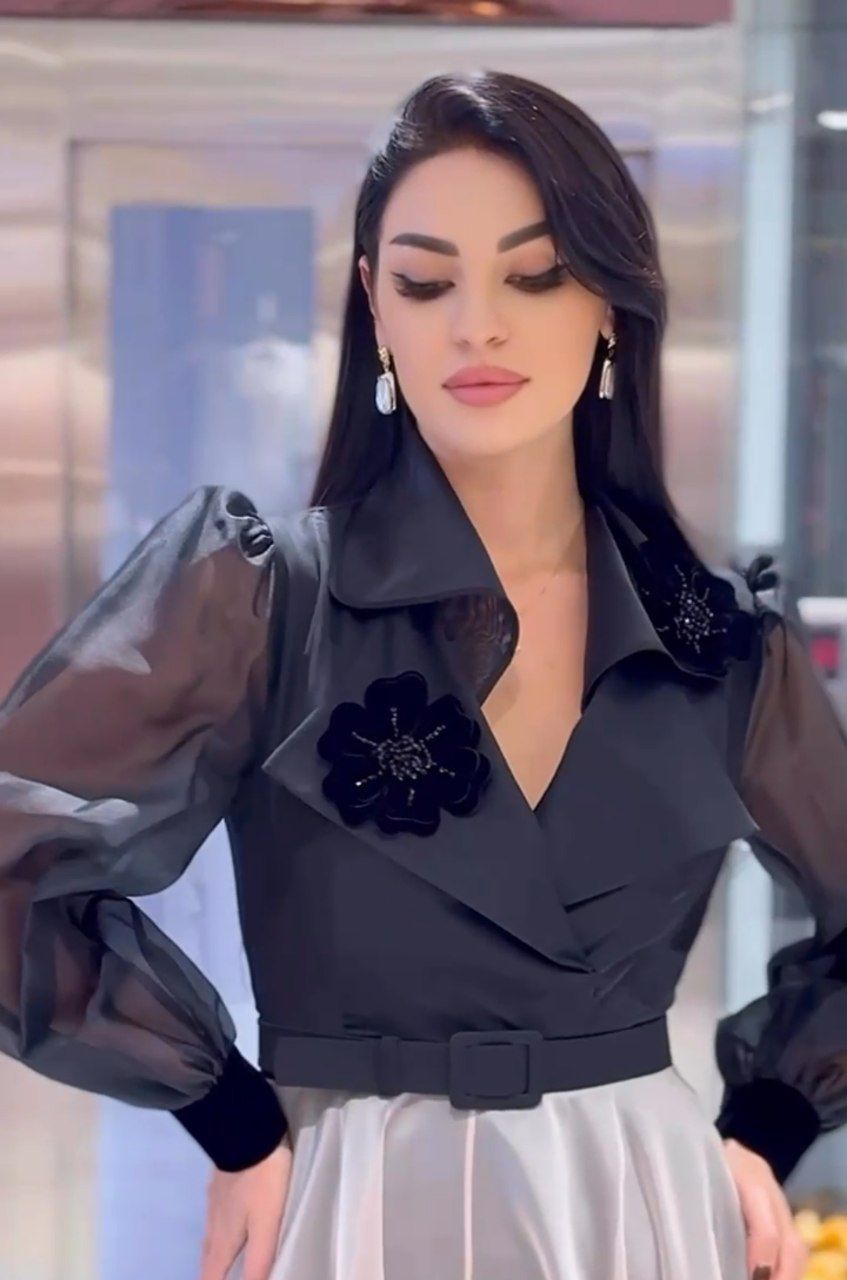 Robe de soirée Jade avec ceinture.